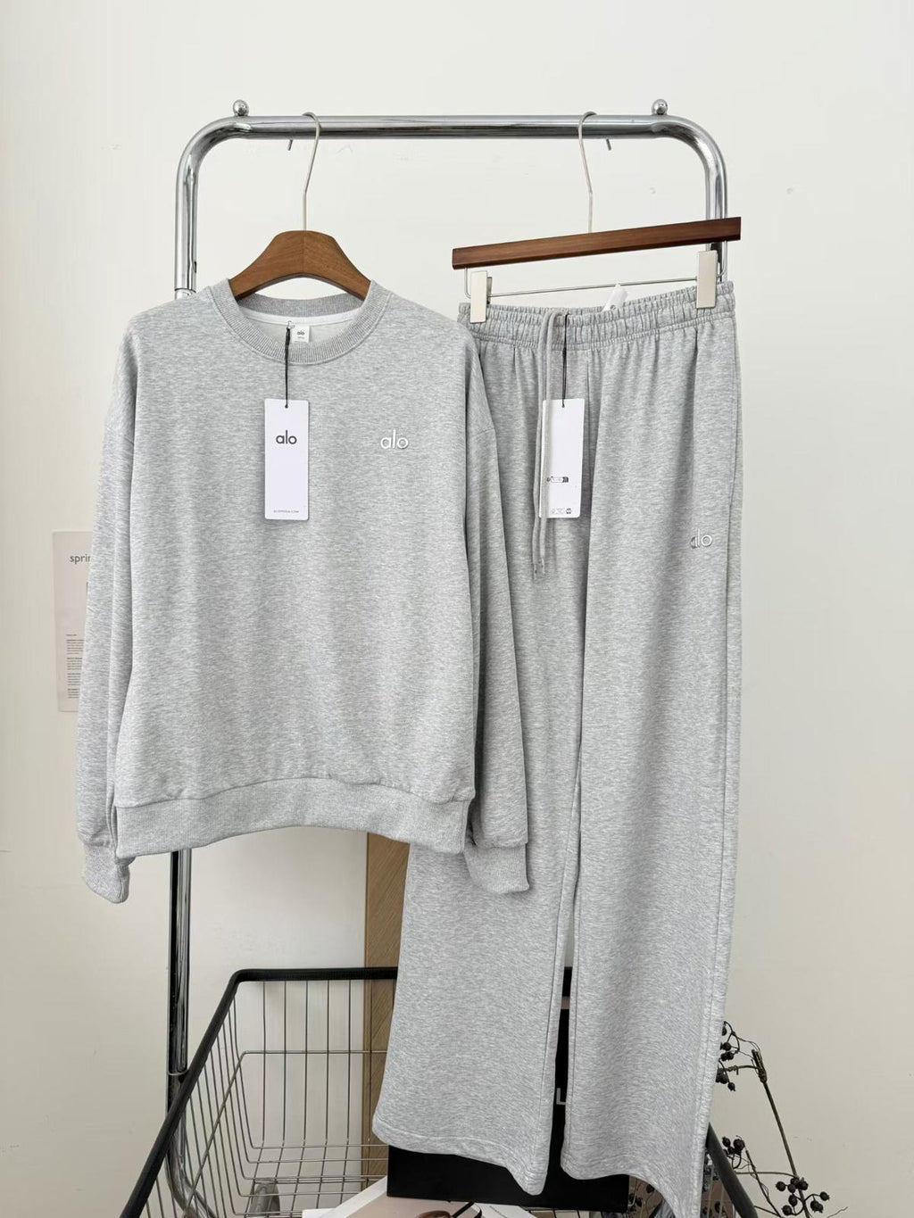 Premium Alo Set Crewneck – Comfort & Style