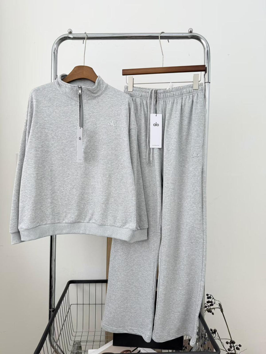 Premium Alo Set Half-Zip Pullover – Comfort & Style